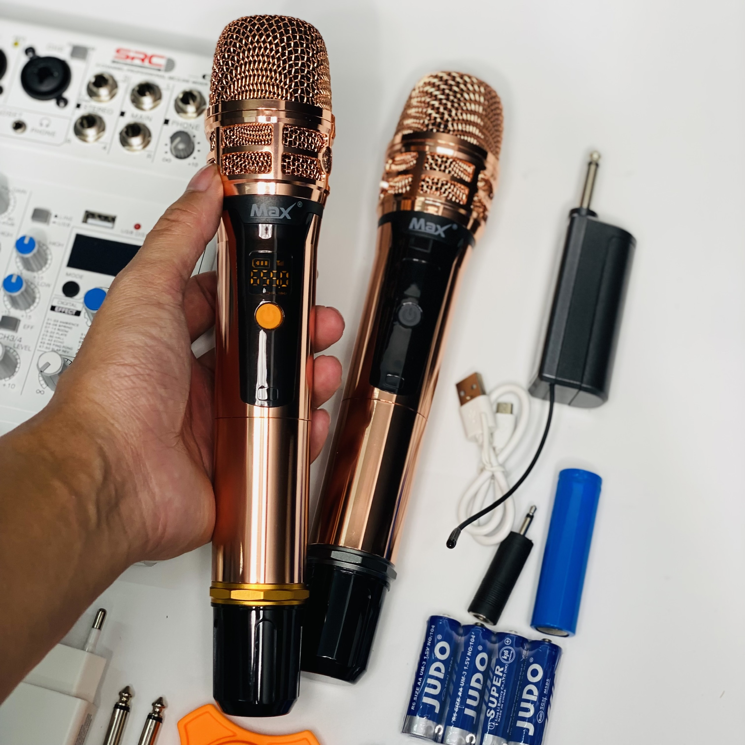 Combo Mixer Thu Âm Livestream Karaoke Mixer E4 và Micro Ak90 Chính Hãng Giá Tốt -  Bảo Hành 12 Tháng Hàng Chính Hãng