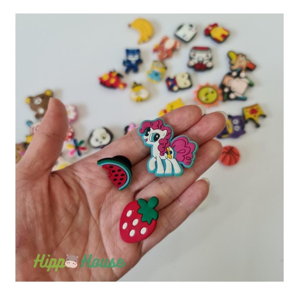 Nút Cài Dép Sticker Jibbit Charm Gắn Dép Nhiều Mẫu Hippo House