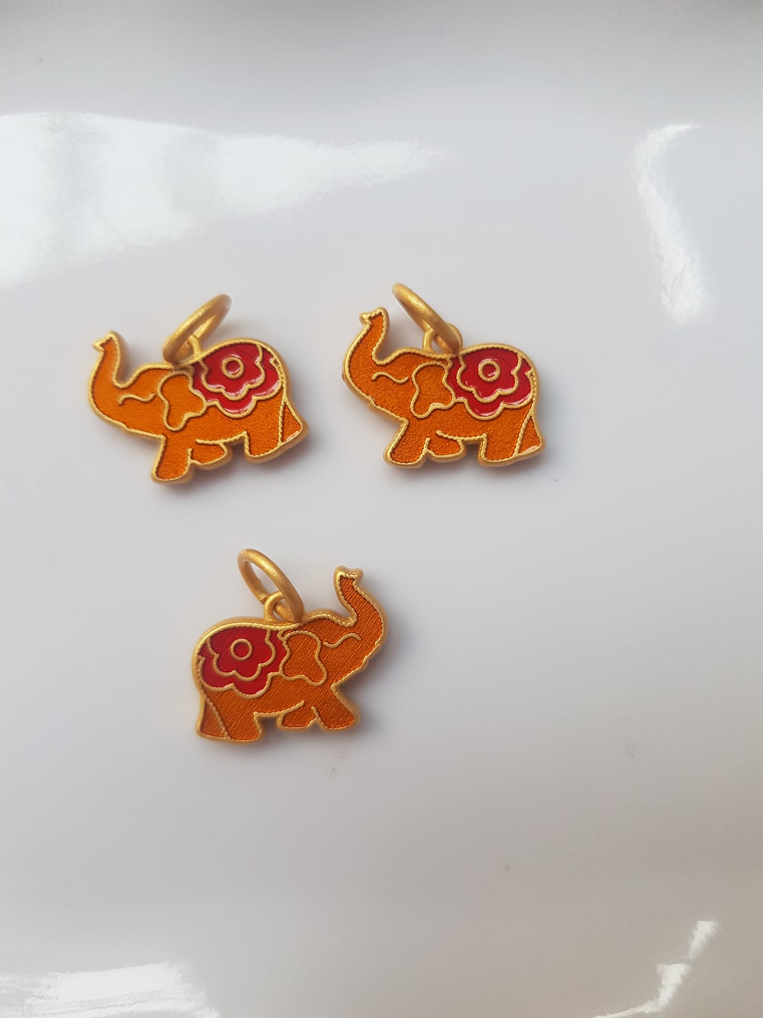 Phụ Kiện Charm Vòng Tay Nữ đẹp  Hình Voi màu vàng  Các chị phối với vòng đeo tay của mình xinh xinh ạ