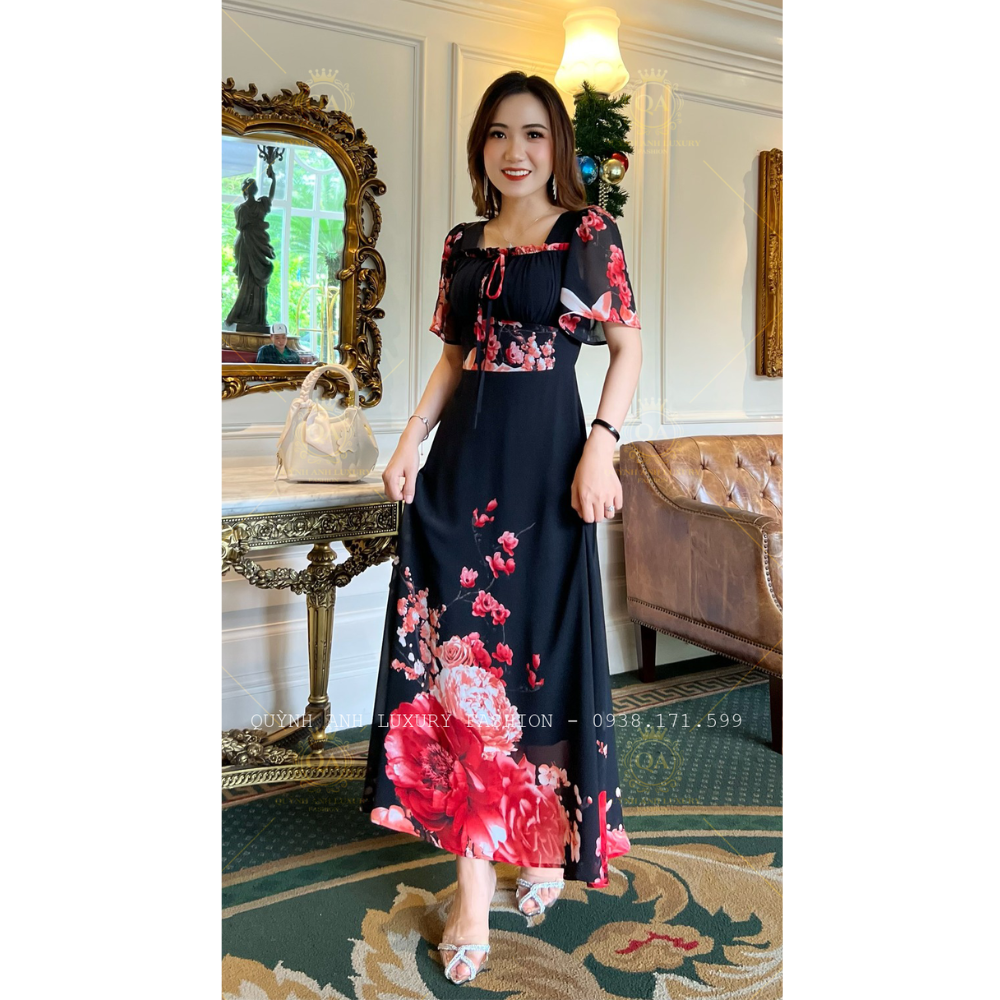 Đầm Xoè Hoa 3D Đen Cổ Vuông Dập Ly Tay Loe Voan Cao Cấp Sandra Dress