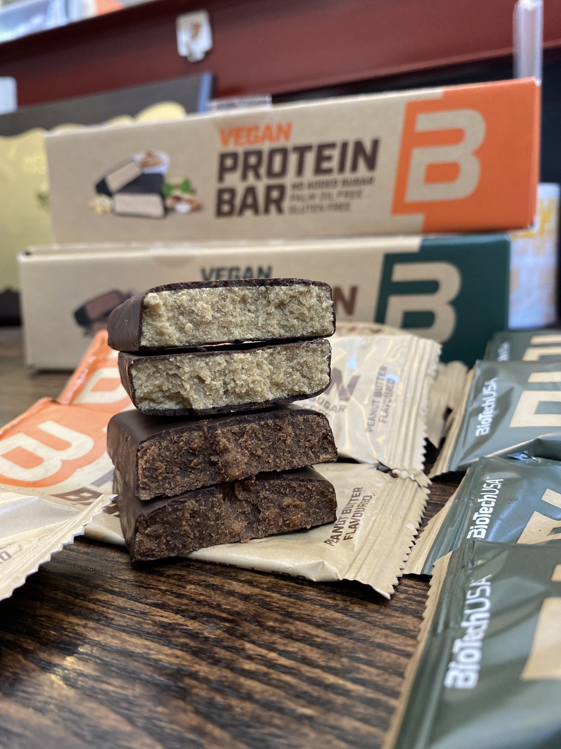 Thanh Bánh Vegan Protein Bar BiotechUSA – Hộp 20 Thanh