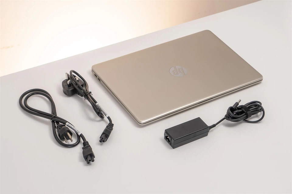 Laptop HP 15s fq2711TU i3 1115G4/8GB/256GB/15.6"FHD/Win 11 Vàng - Hàng Chính Hãng