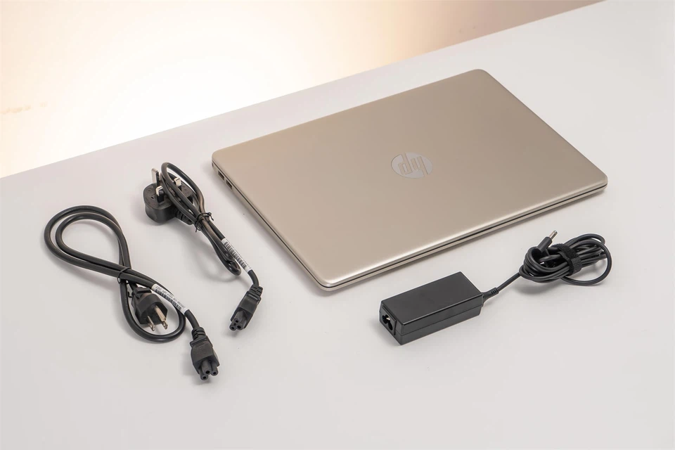 Laptop HP 15s fq2711TU i3 1115G4/8GB/256GB/15.6"FHD/Win 11 (7C0R6PA) Vàng - Hàng Chính Hãng