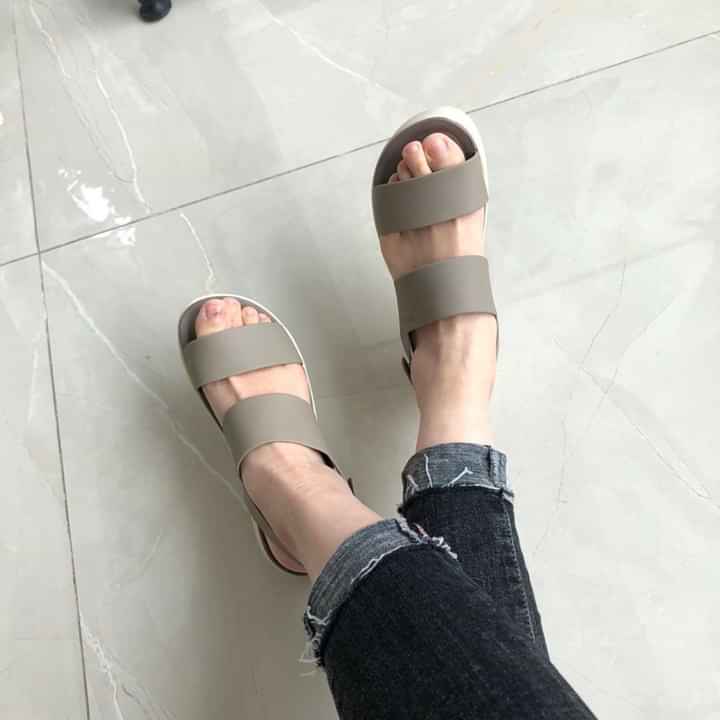 Sandal CrOSs Blooklyn Low 5cm quai ngang cho nữ màu be