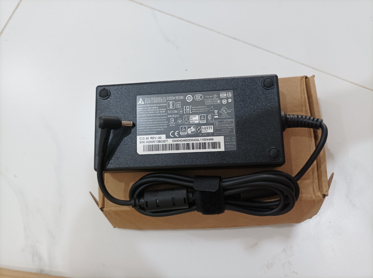 Sạc dành cho Laptop( Adapter for) MSI Katana GF66 11UE-088NEU 4.5*3.0mm 20V 9A 180W hàng nhập khẩu