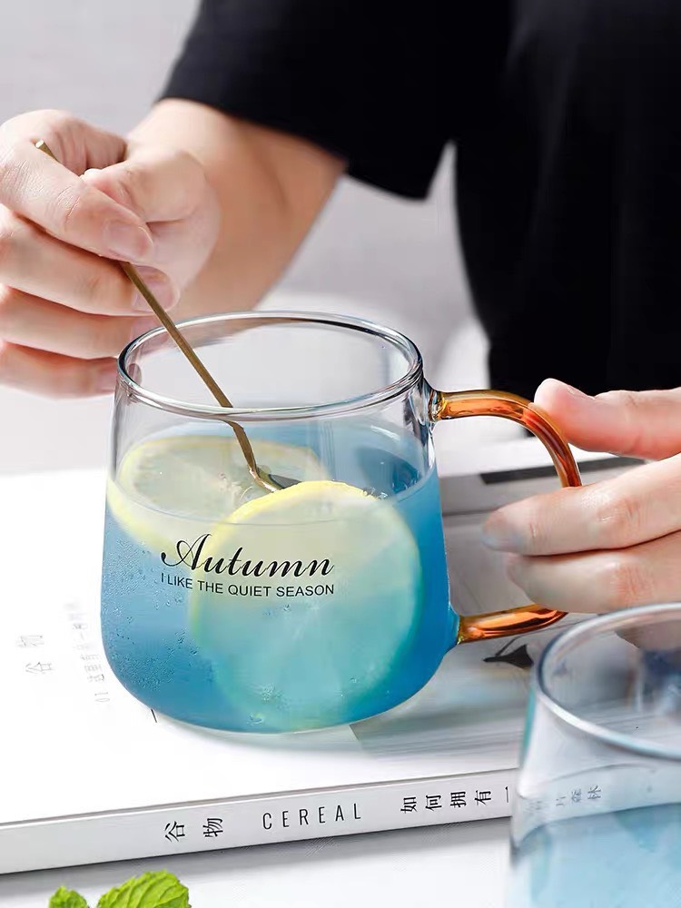 Ly, cốc thủy tinh uống nước, sinh tố, cafe màu xanh