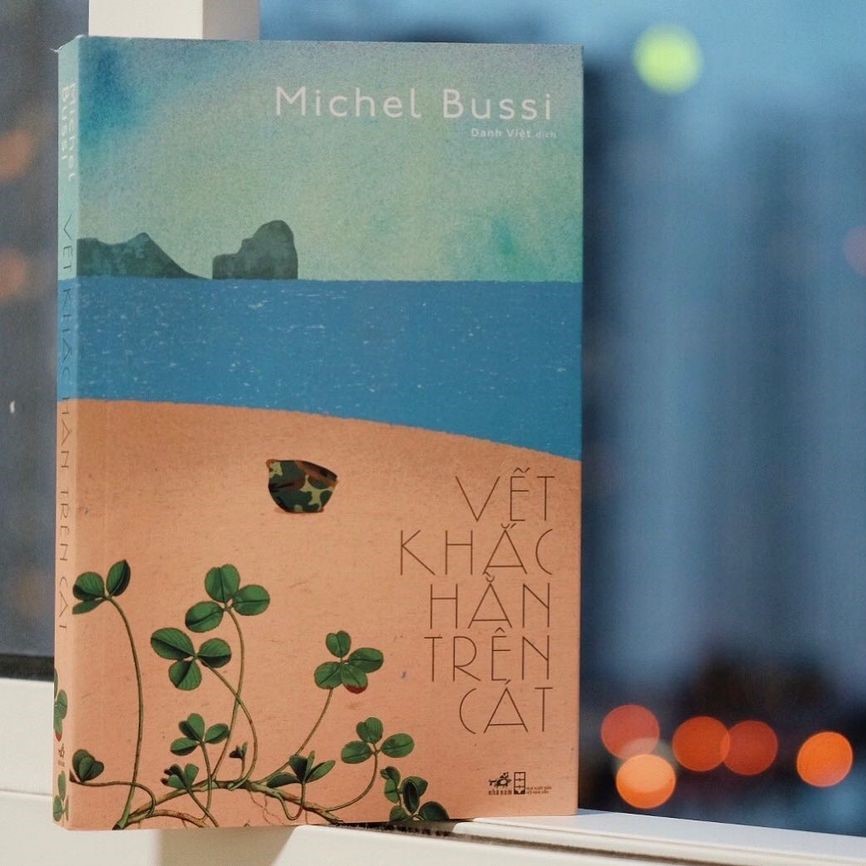 Vết Khắc Hằn Trên Cát