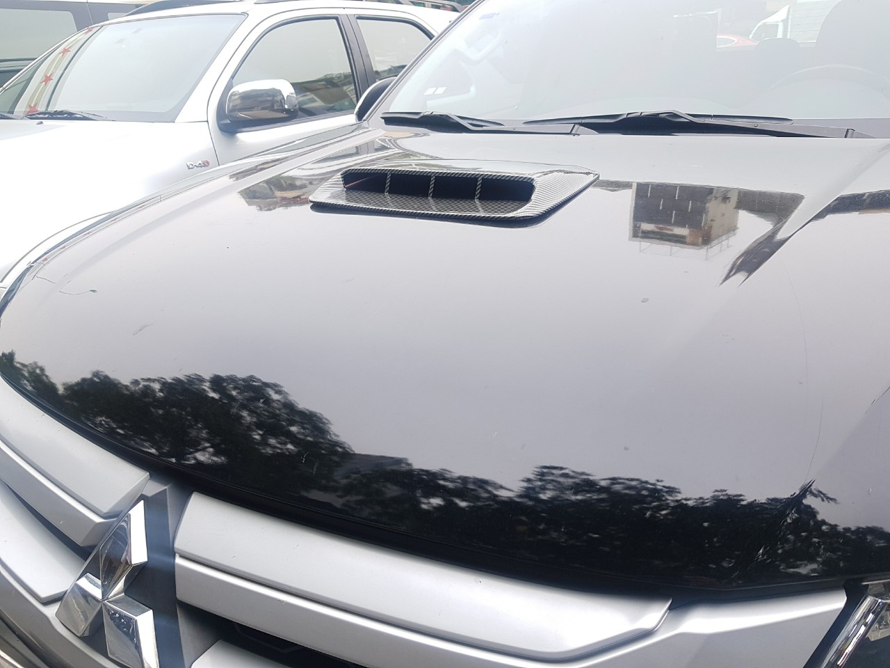 Ốp giả hốc gió,lướt gió thể thao trên nắp capo dùng chung cho mọi loại xe sedan,hatchback,suv...