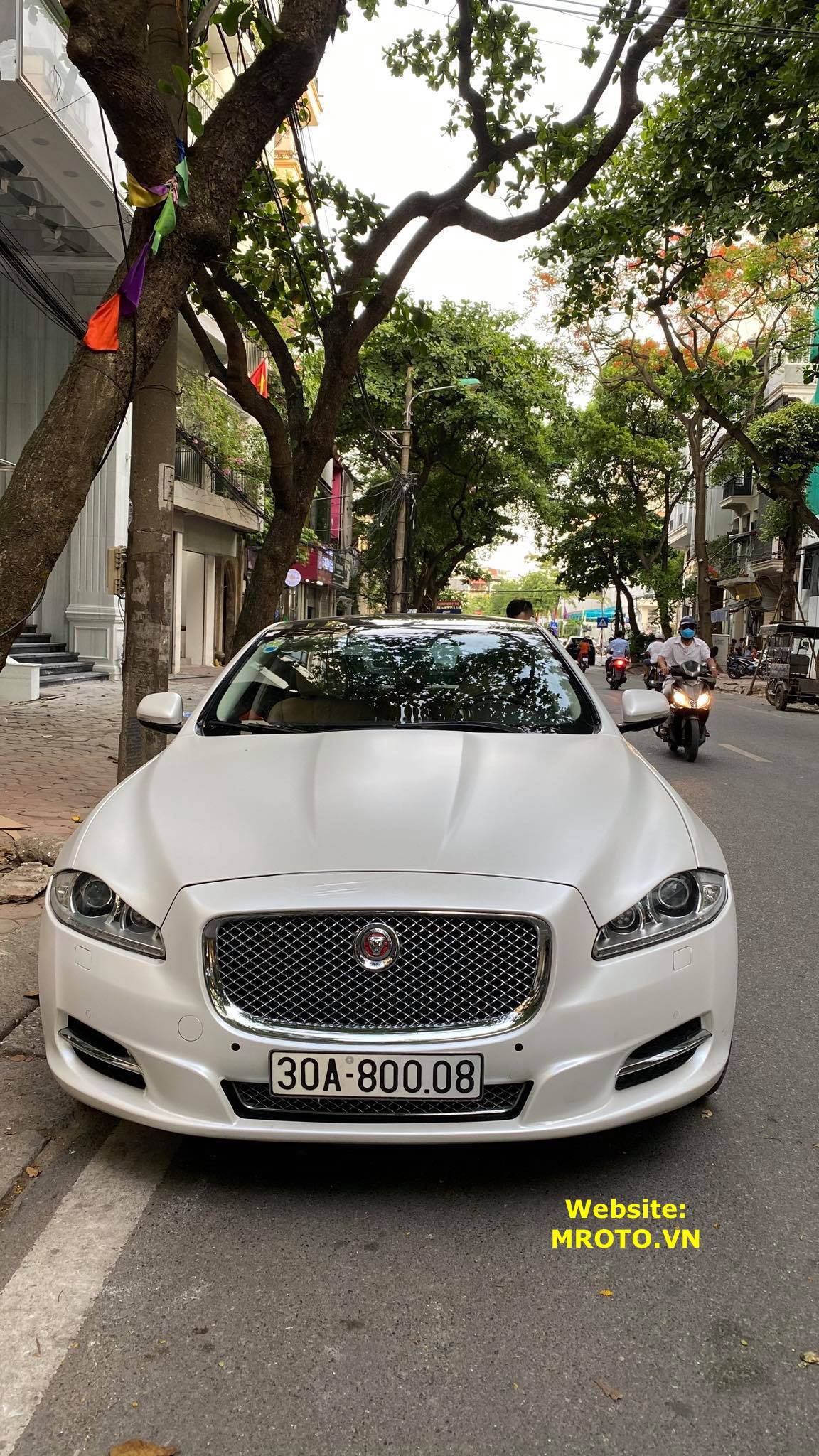 Rèm Che nắng xe Jaguar XJL 1 có hút nam châm, Vải dày dặn, chống nắng tuyệt đối, dễ dàng lắp đặt