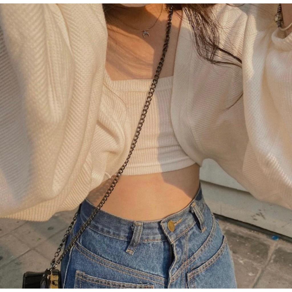 Set khoác trắng và áo croptop 2 dây