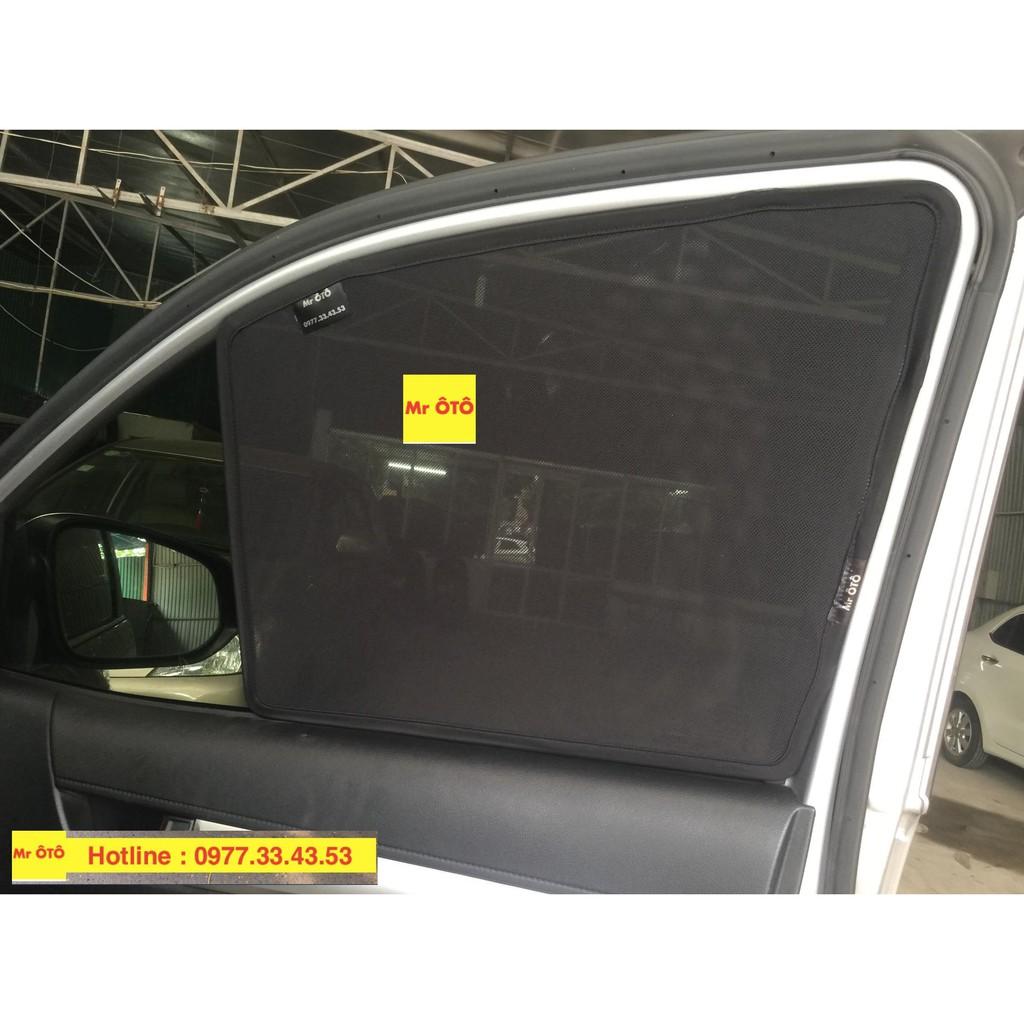 RÈM CHE NẮNG NAM CHÂM CHO XE TOYOTA HILUX 2016-2020