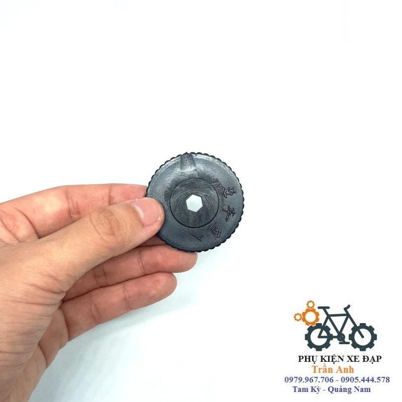 Dung cụ tháo nắp giữa cốt rỗng xe đạp bằng nhựa tròn