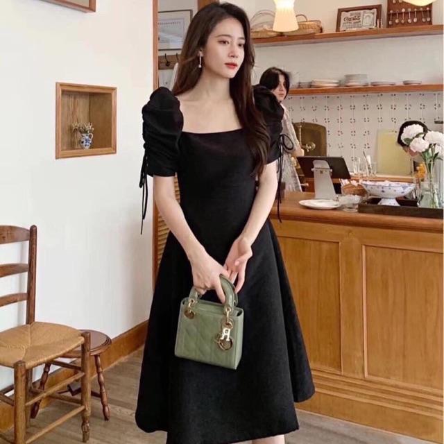 ĐẦM ĐEN CỔ VUÔNG TAY PHỒNG RÚT