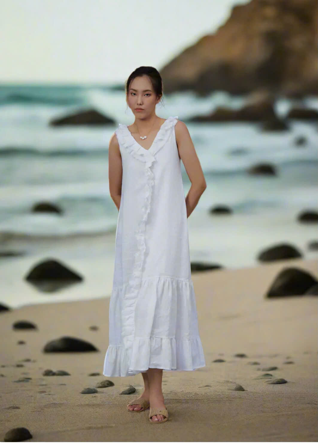 Đầm Maxi Linen Trắng Rút Rua Thủ Công Cao Cấp Du lịch Biển Resorts Lân Sa Thời trang Hity DRE209
