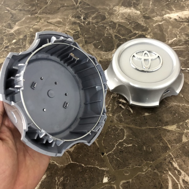 Logo chụp mâm, ốp lazang bánh sau xe ô tô dùng cho Toyota Land Cruiser 1998-2002