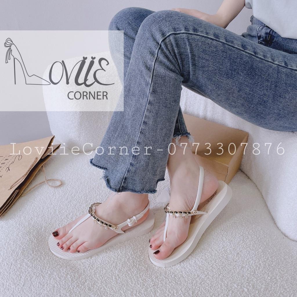 SANDAL NỮ LOVIIECORNER - GIÀY BỆT THỜI TRANG PHONG CÁCH NỮ TÍNH QUAI NGANG KẸP ĐẾ THẤP S220901