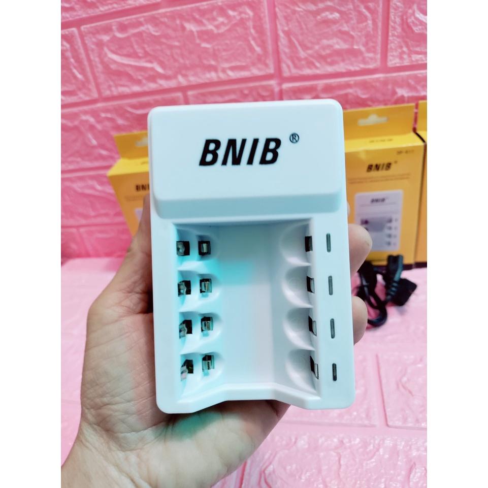 Combo Bộ Sạc Nhanh Pin BNIB Và 4 Pin Tiểu AA Sạc BNIB 3000 mAh