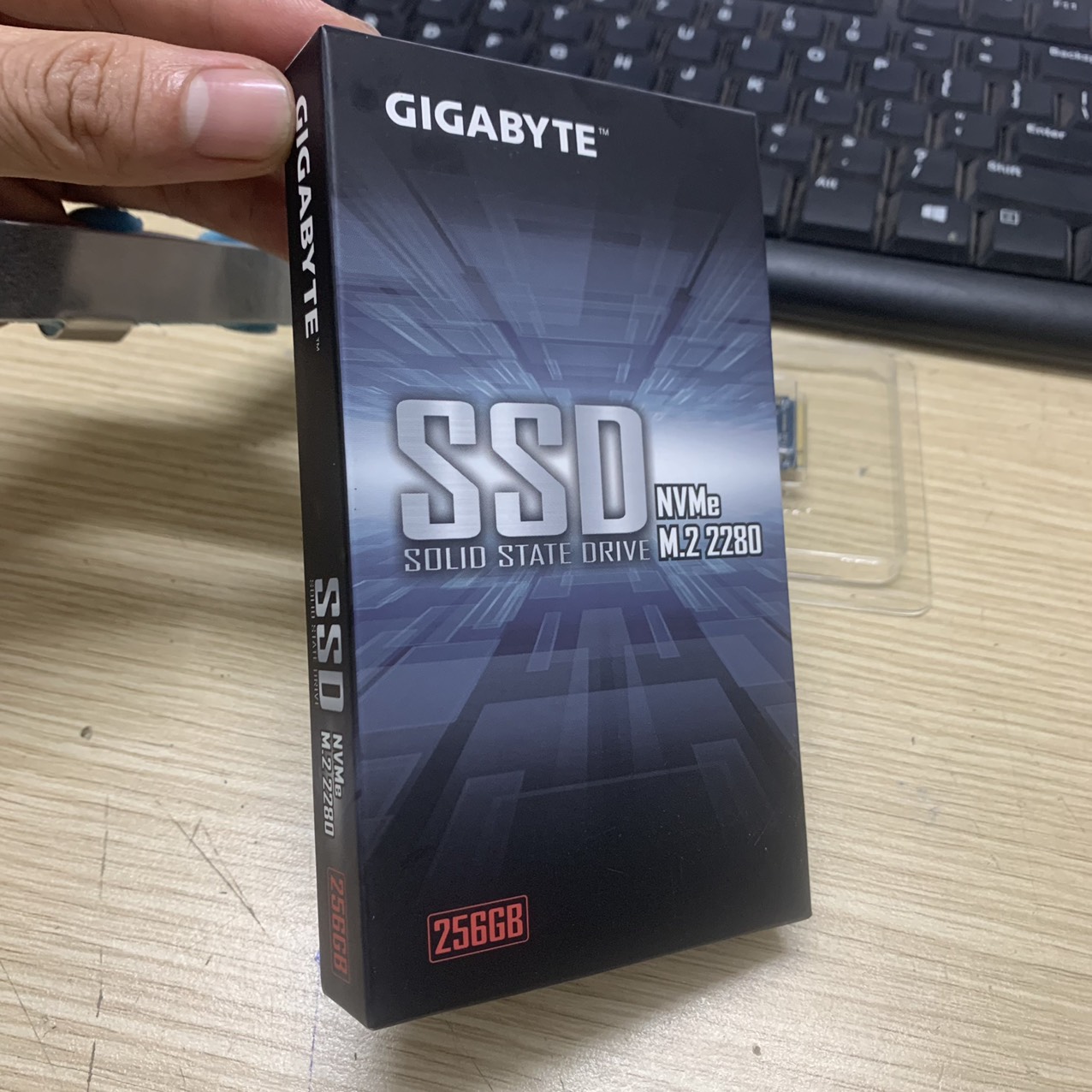 Ổ cứng SSD Gigabyte 256GB M.2 2280 PCIe NVMe Gen 3x4 (GP-GSM2NE3256GNTD) tốc 1700/1100 Mb/s- Hàng chính hãng