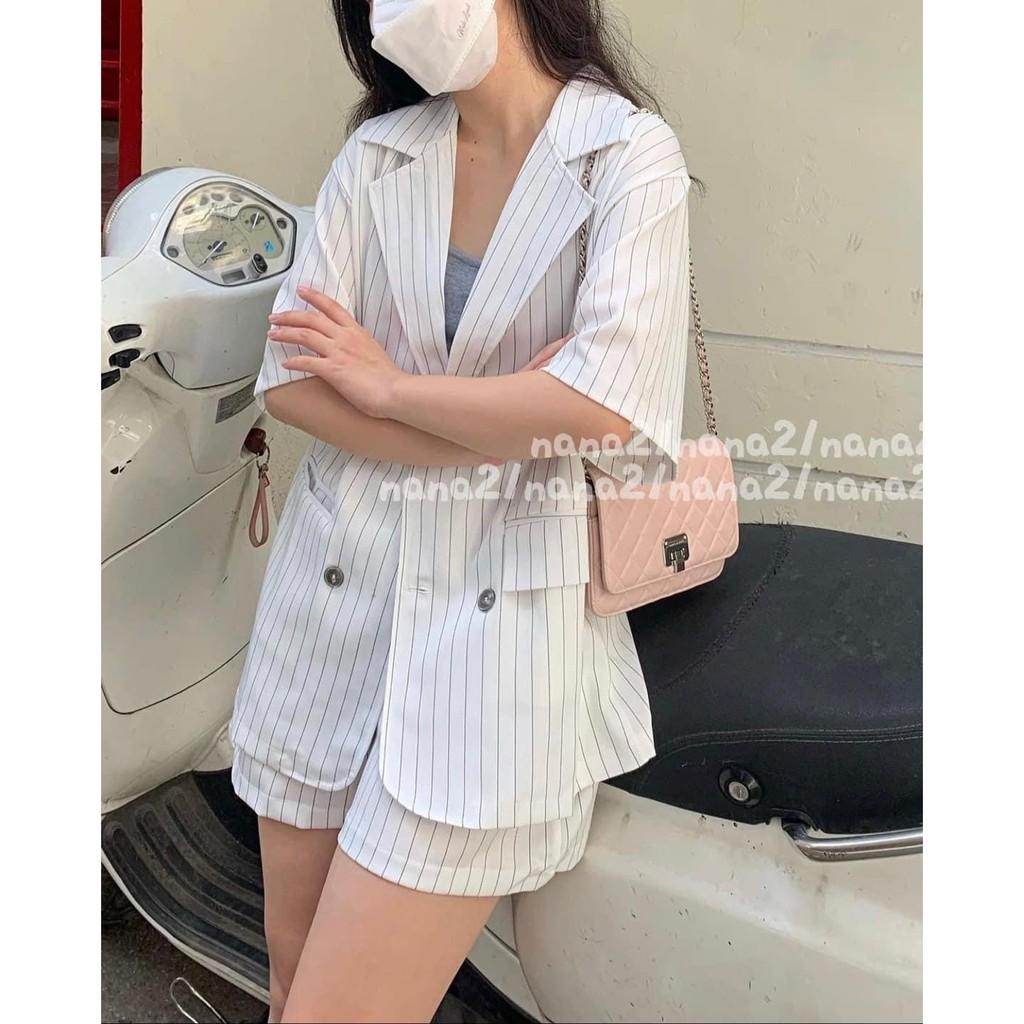 Set blazer kẻ sọc cho bạn nữ năng động hai màu đen - trắng