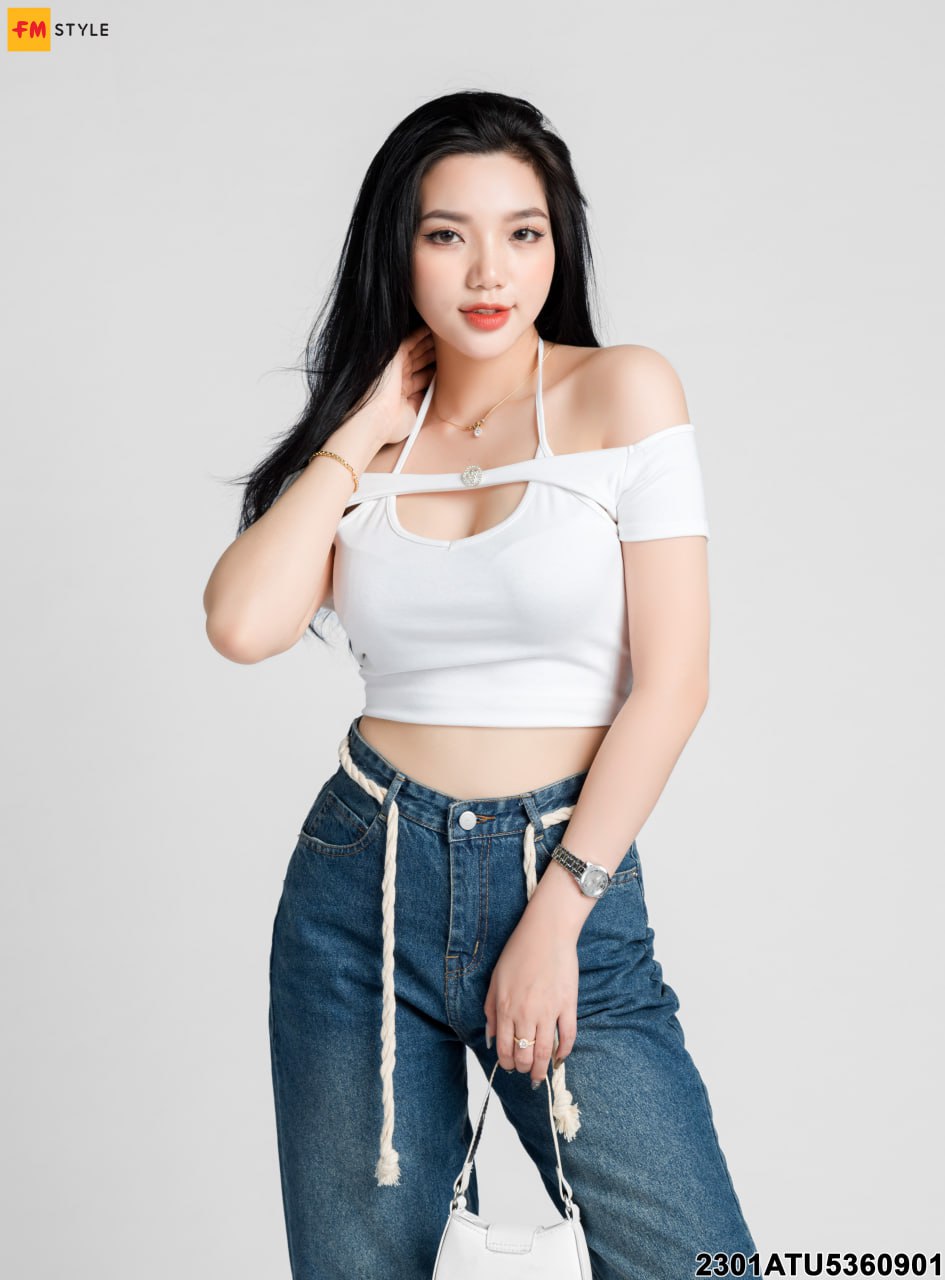 Áo kiểu nữ FM style dáng croptop tay ngắn trễ vai phối yếm cổ khoen thời trang tiểu thư phong cách Hàn Quốc 23010589