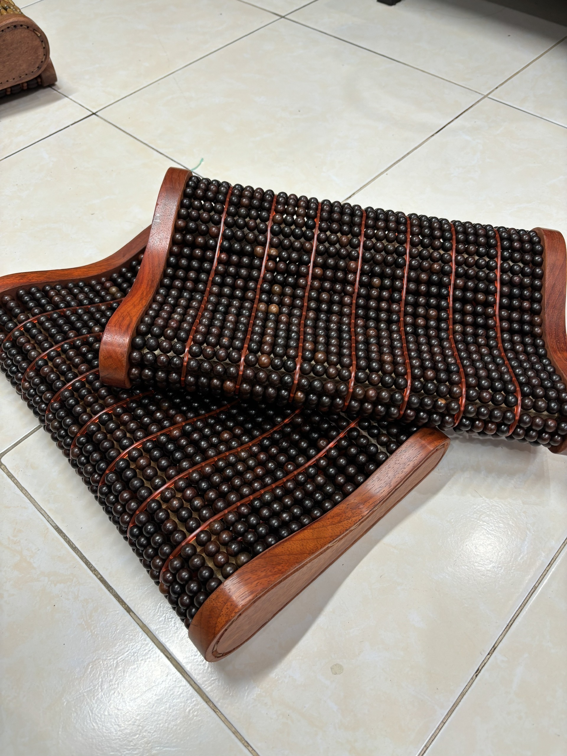 Gối Công Thái Học Gỗ Mun Cao Cấp - Kích Thước 36cmx24cmx8/4cm ( video , hình thật )