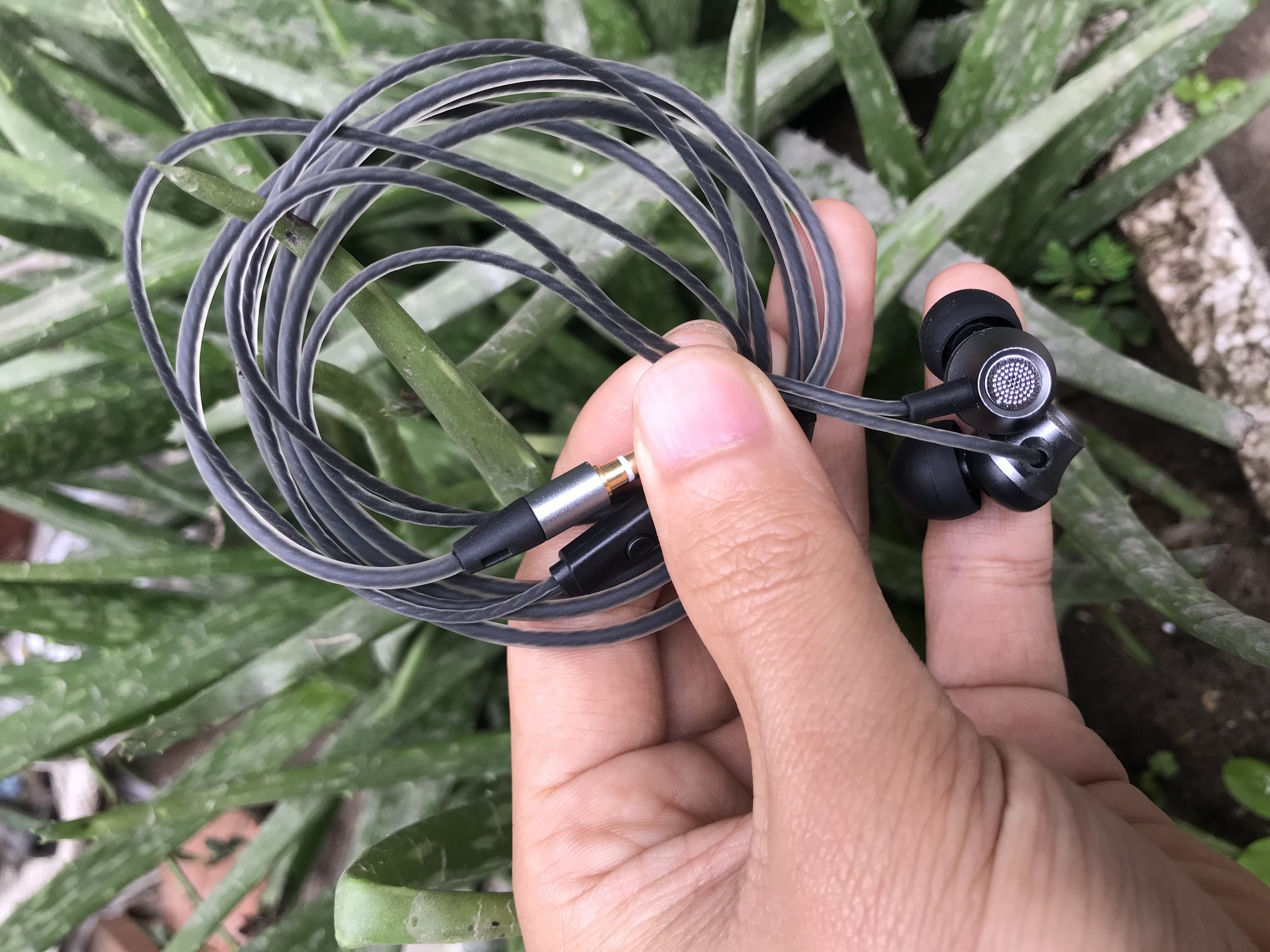 Tai nghe Devia Metal In-ear có remote và mic Hàng chính hãng