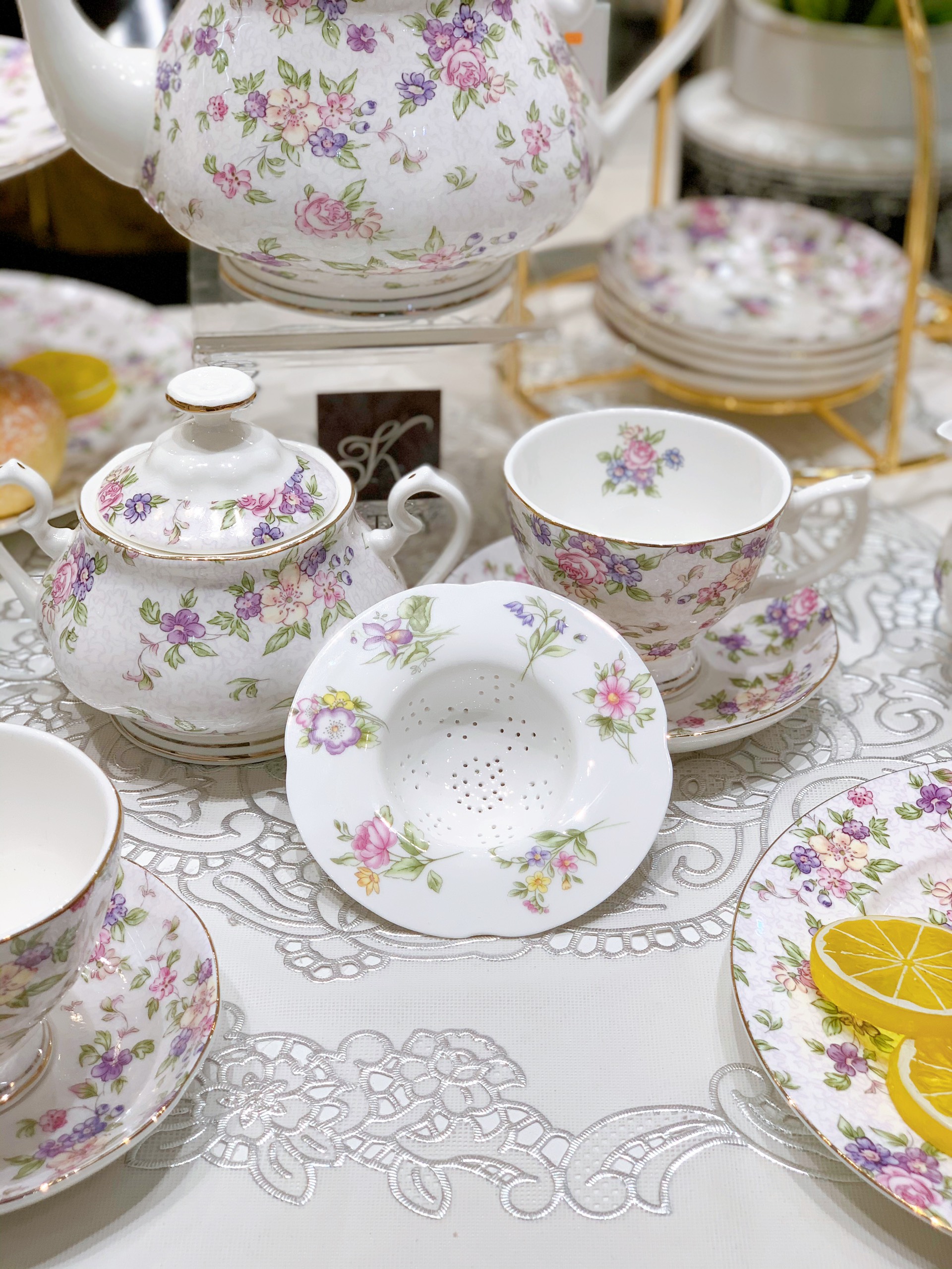 Lọc trà sứ xương cao cấp chính hãng phong cách Vintage họa tiết hoa mùa xuân ROYAL SPRING 5549