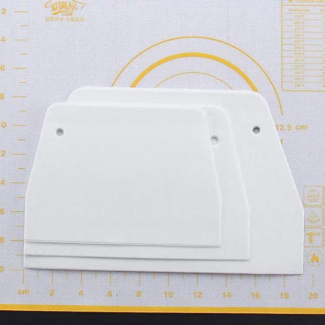 Dụng cụ vét, cắt bột làm bánh tiện lợi