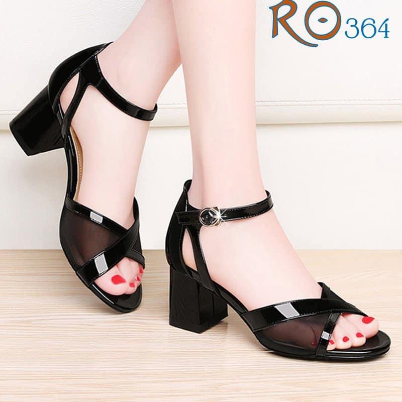 Giày sandal nữ cao gót 4 phân hàng hiệu rosata đẹp hai màu đen kem ro364