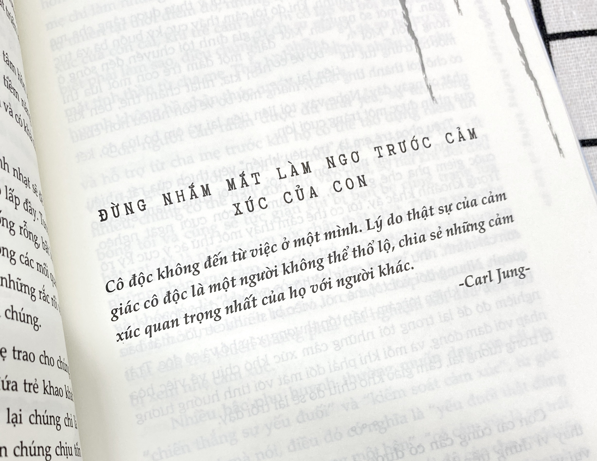 Đứa Trẻ Hiểu Chuyện Thường Không Có Kẹo Ăn