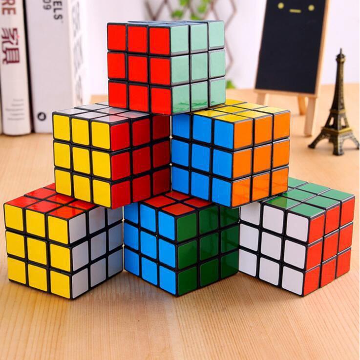 Rubik Magic Cube đủ các loại, đa dạng màu sắc