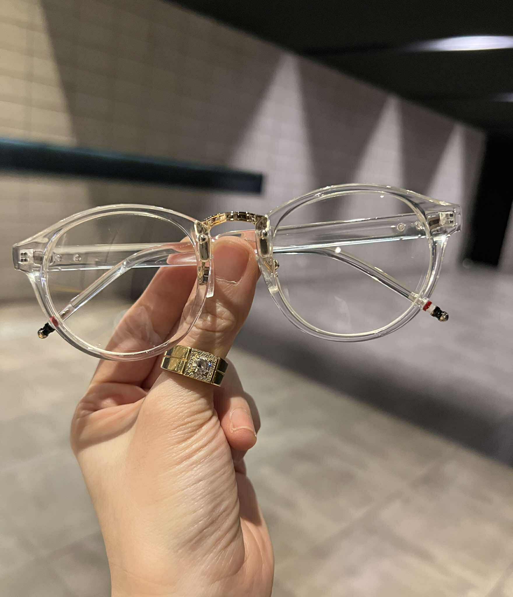 Kính Mắt tròn trong suốt gọng nhựa bản chắc chắn