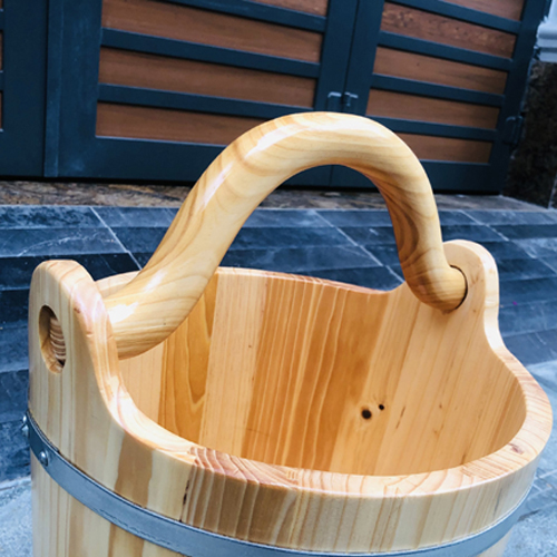 CHẬU GỖ DÁNG THÙNG XÁCH NƯỚC QUAI CONG