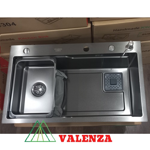  Combo chậu rửa chén bát 1 hố lớn Valenza size 7846 sus304 nano đen kháng khuẩn kèm vòi rửa bát rút dây Valenza sus304, bộ xả to ngăn mùi, khay inox kín-TẶNG BÌNH NƯỚC RỬA CHÉN