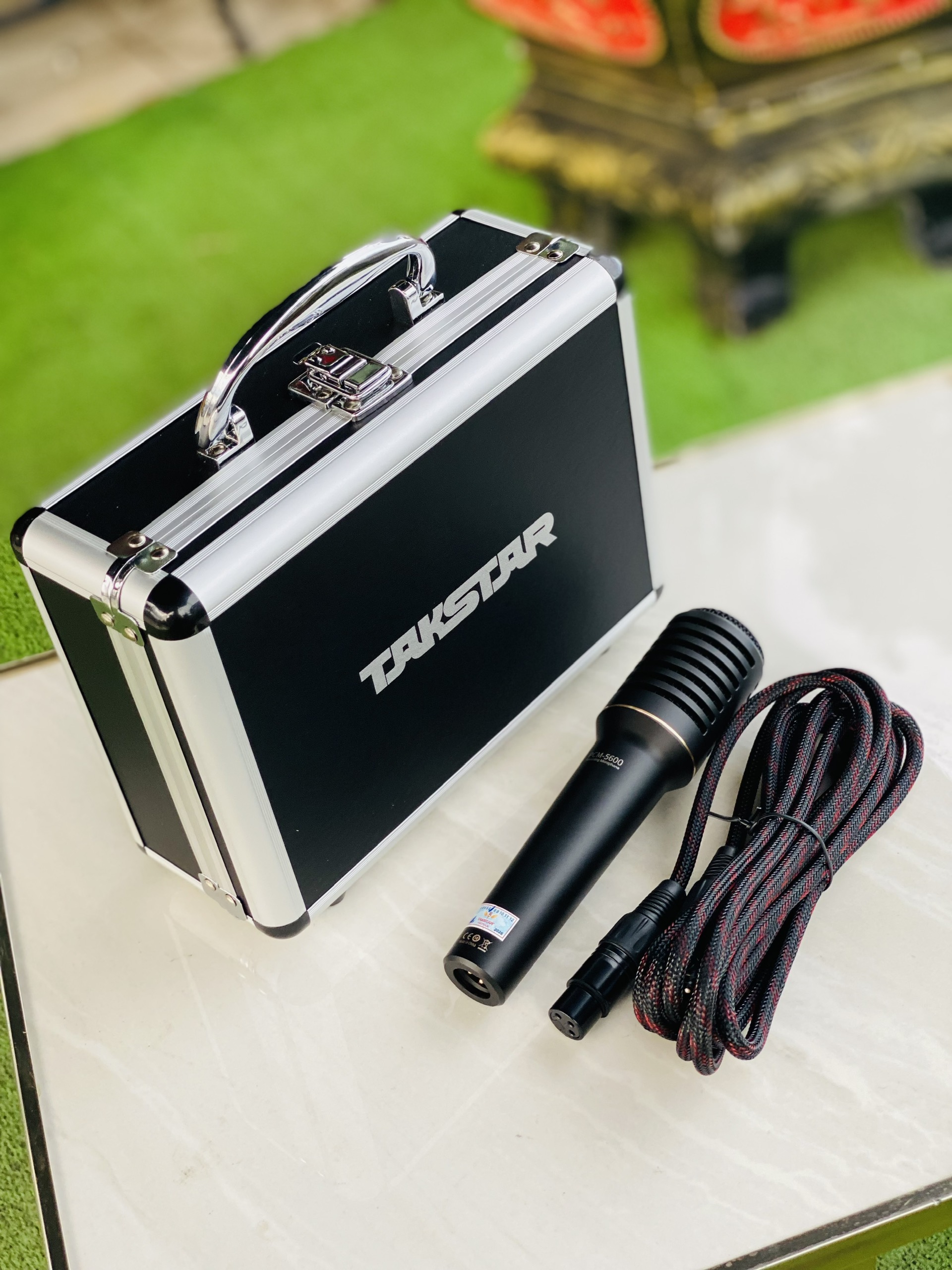 Micro Thu Âm Chuyên Nghiệp Takstar PCM 5600 48V  Condenser Cardioid, Dải Tần Rộng, Dành Cho Studio Chuẩn Phòng Thu Tặng Kèm Dây Micro Full Box Hàng Nhập Khẩu
