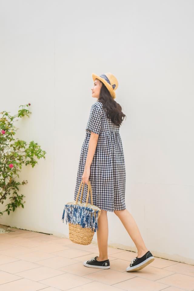 Đầm bầu và cho con bú gingham trẻ trung