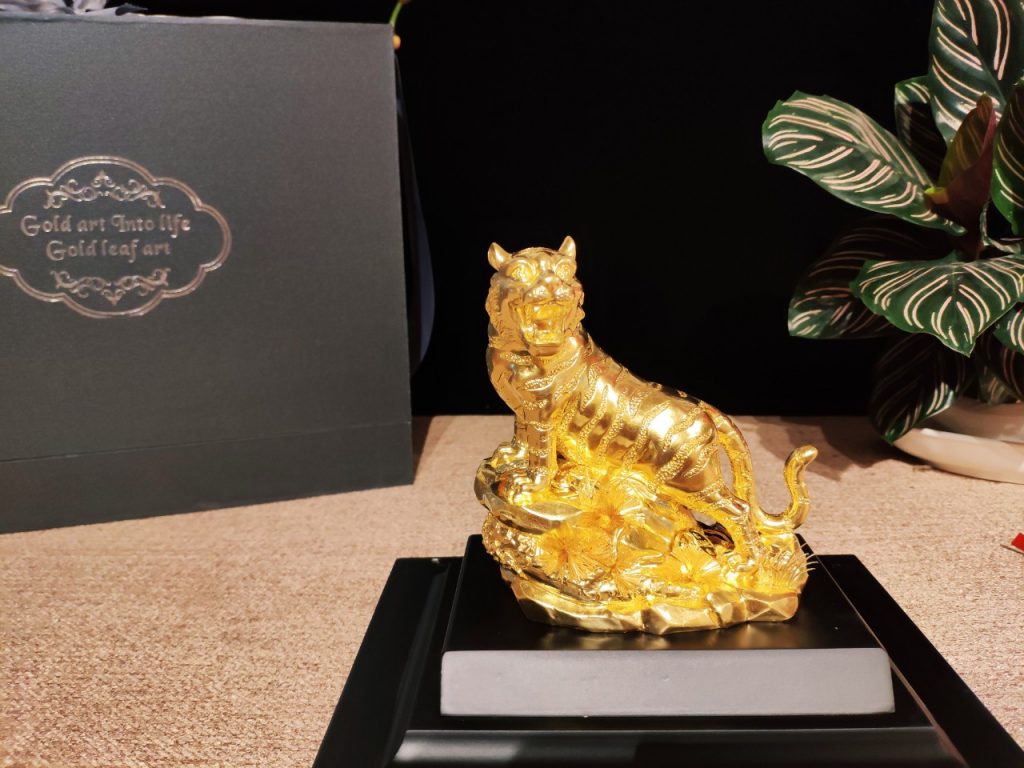 Tượng Hổ Dát Vàng 24K(24x20x16 cm) MT Gold Art- Hàng chính hãng, trang trí nhà cửa, phòng làm việc, quà tặng sếp, đối tác, khách hàng, tân gia, khai trương