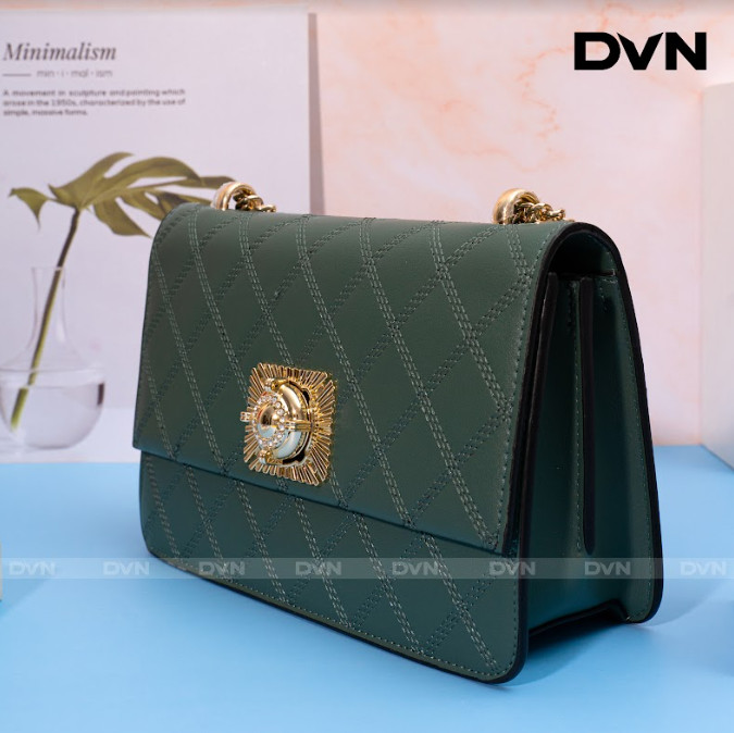 Túi xách nắp gập chần trám dây xích pha da khoá mặt trời màu xanh rêu size 25 hãng Magnolia mã M009