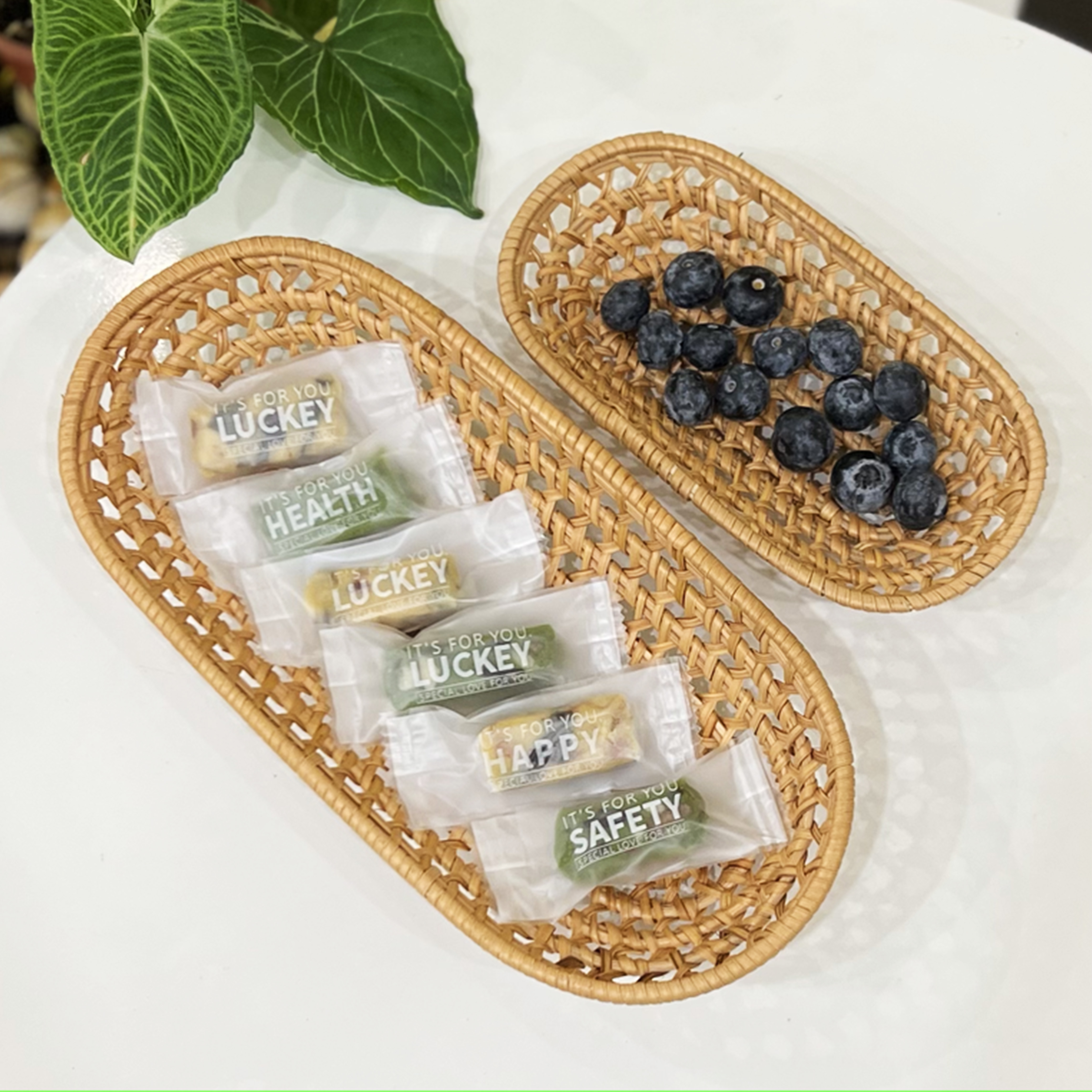 Khay mây URSPACE đựng trái cây, bánh kẹo, bánh mì, trang trí decor/ OVAL RATTAN TRAY