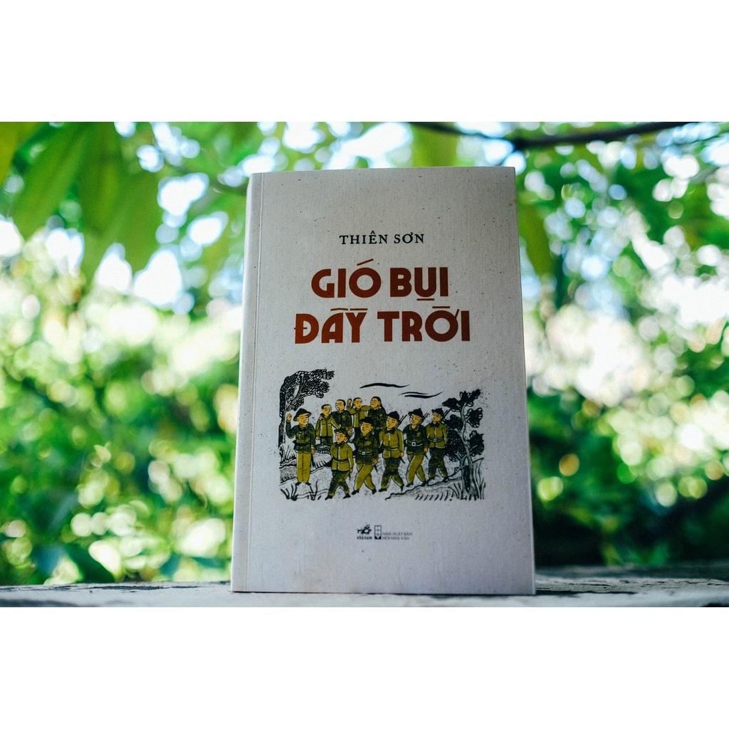 Sách - Gió bụi đầy trời (Bìa cứng)