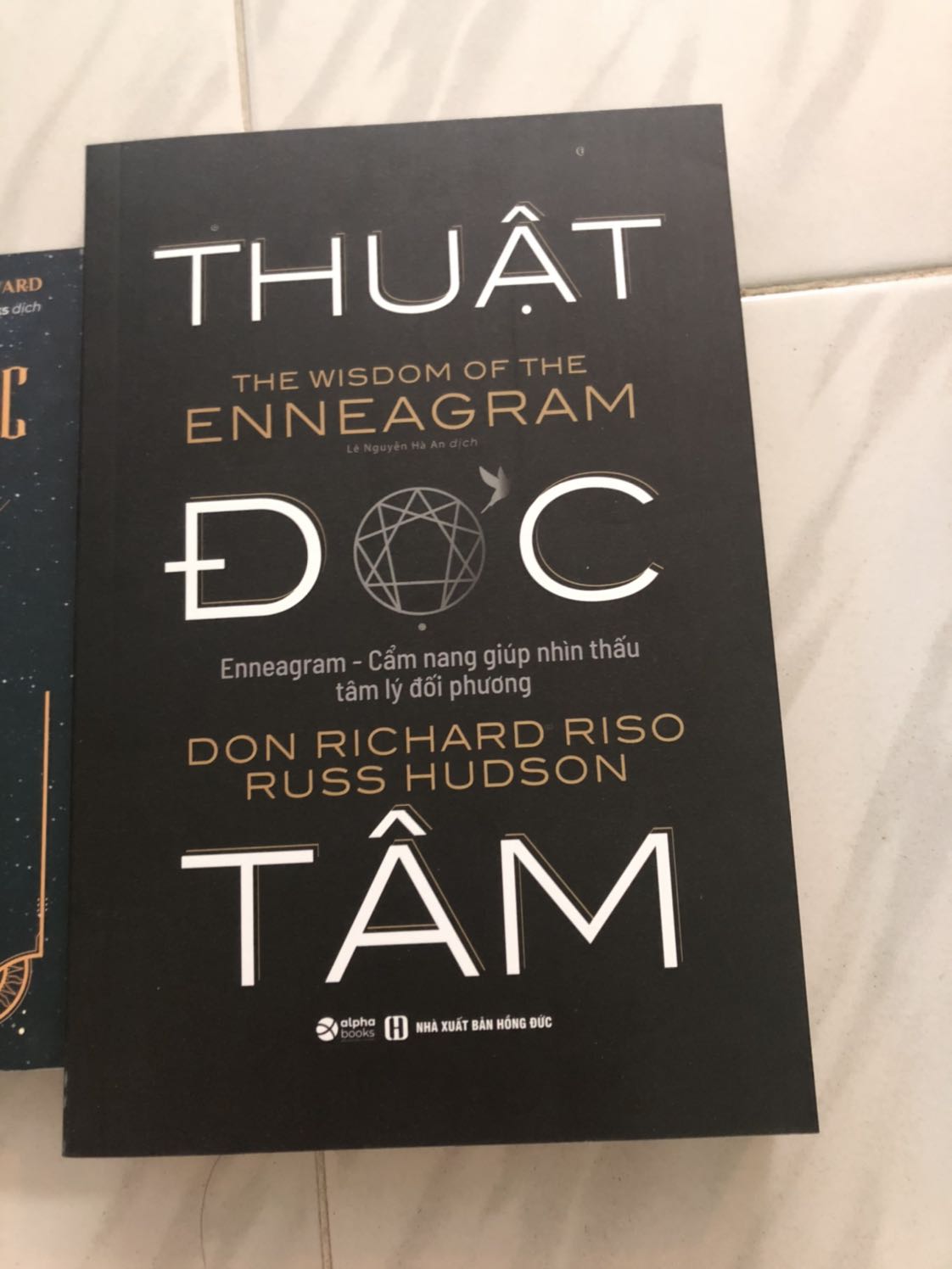 Trạm Đọc Official | Sách: Thuật Đọc Tâm