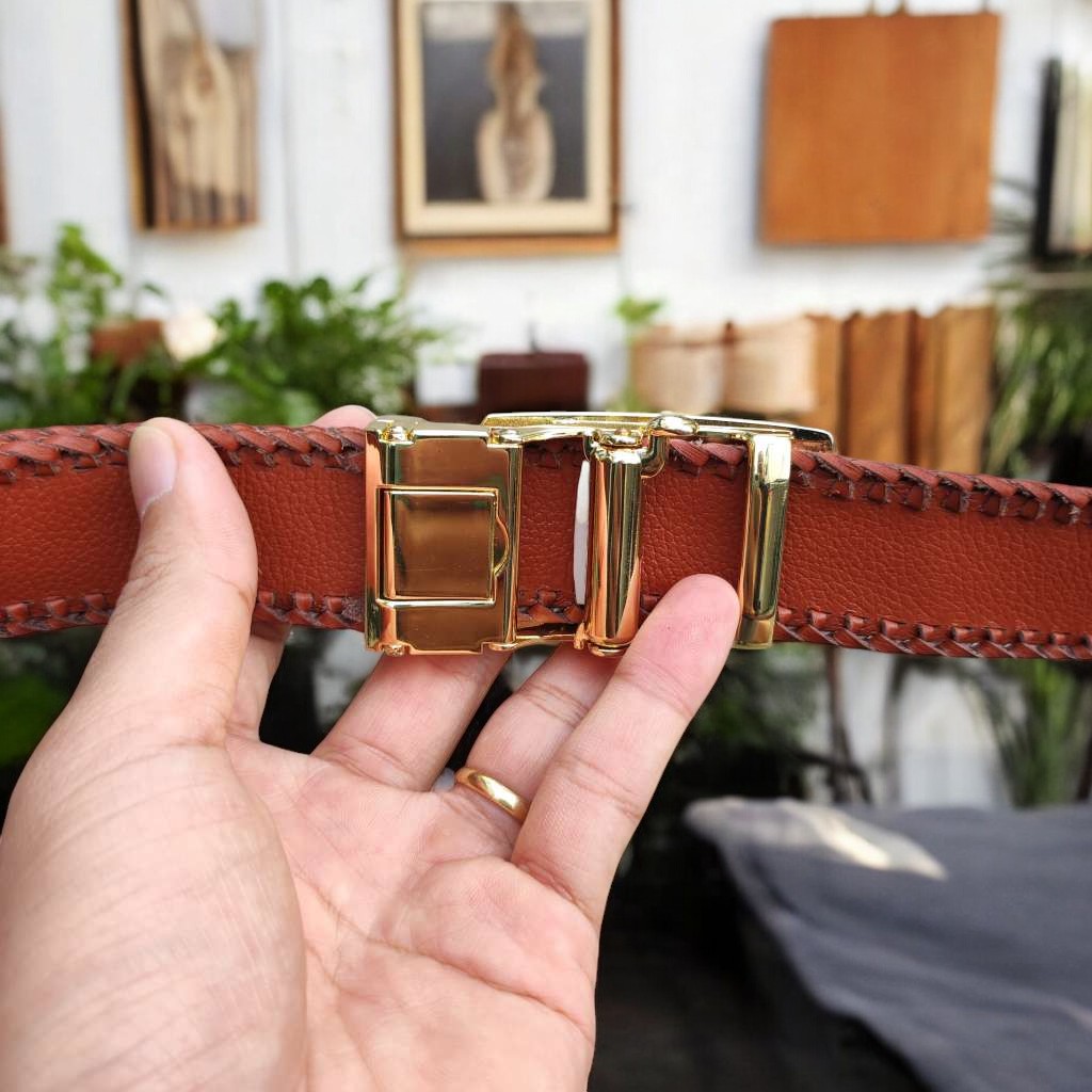 Nịt Da Cá Sấu Gai Liền Đan Viền Thủ Công N33ND2 (mặt vàng)