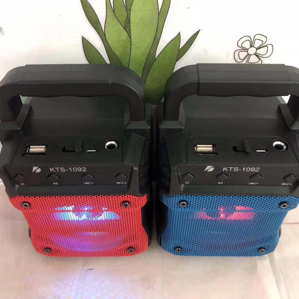 Mini Di Động Loa Bluetooth Không Dây HIFI Stereo Ngoài Trời Loa Siêu Trầm 3D Bass Loa USB FM Trung Tâm Âm Nhạc Có Đèn LED Color: Red