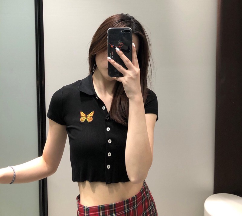 Áo croptop in hoạ tiết tay ngắn cực xinh