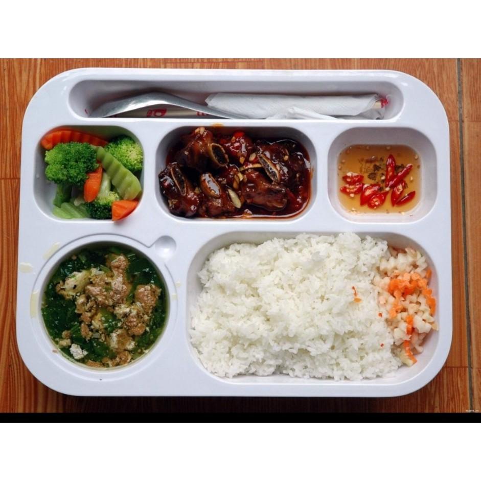 Khay 6 ngăn đựng cơm văn phòng, bán căntin, suất ăn công nghiêp melamine có 2 nắp đậy, hoa xamh/đỏ