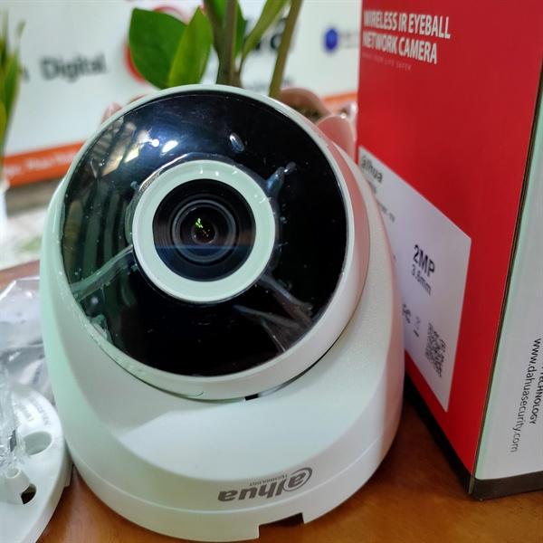 Camera Wifi Dahua bán cầu HDW1230DT-STW đàm thoại 2 chiều, tích hợp mic-loa, hồng ngoại thông minh, độ nét Full HD- Hàng Chính Hãng