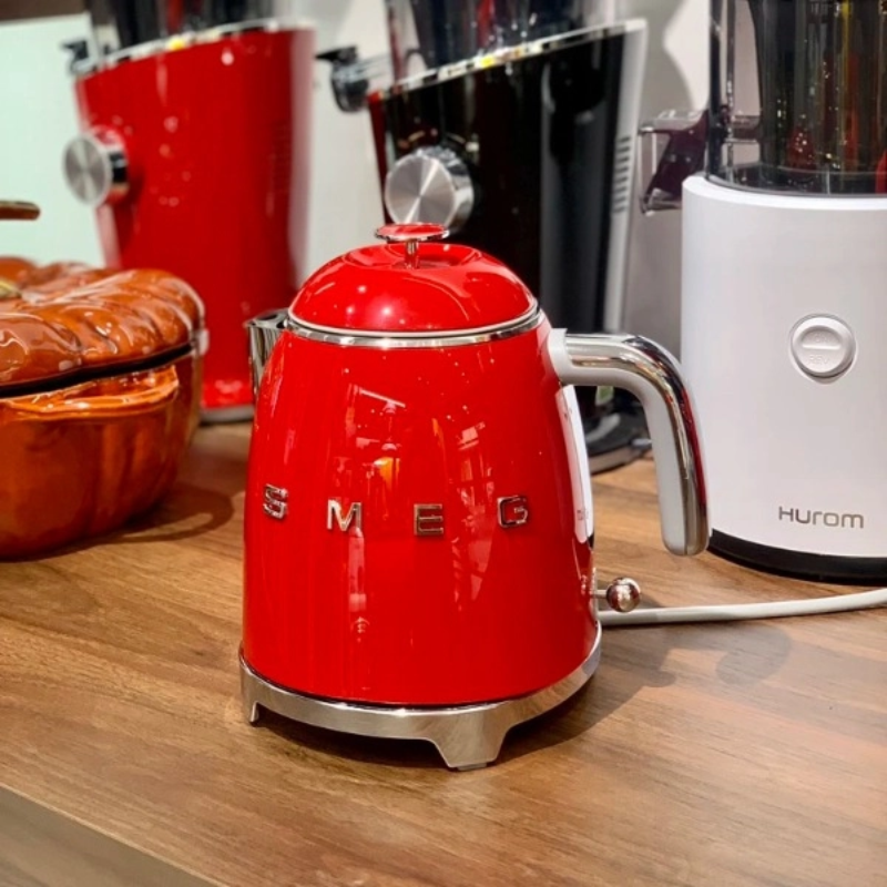 Ấm siêu tốc SMEG KLF05RDEU Hàng Chính Hãng