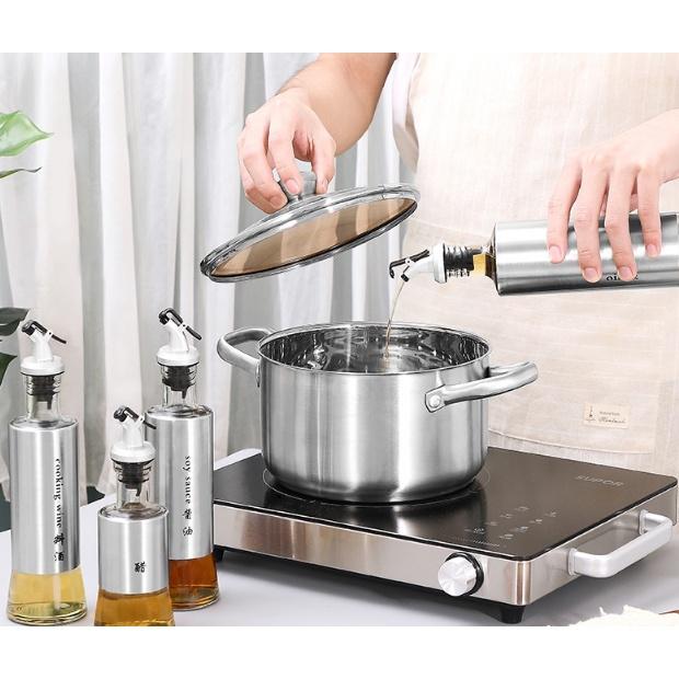 (Tặng phễu nhựa) Chai chiết đựng  dầu , giấm , nước mắm thủy tinh bọc inox  300ml có Đầu Vòi nắp Chống Rót Tràn