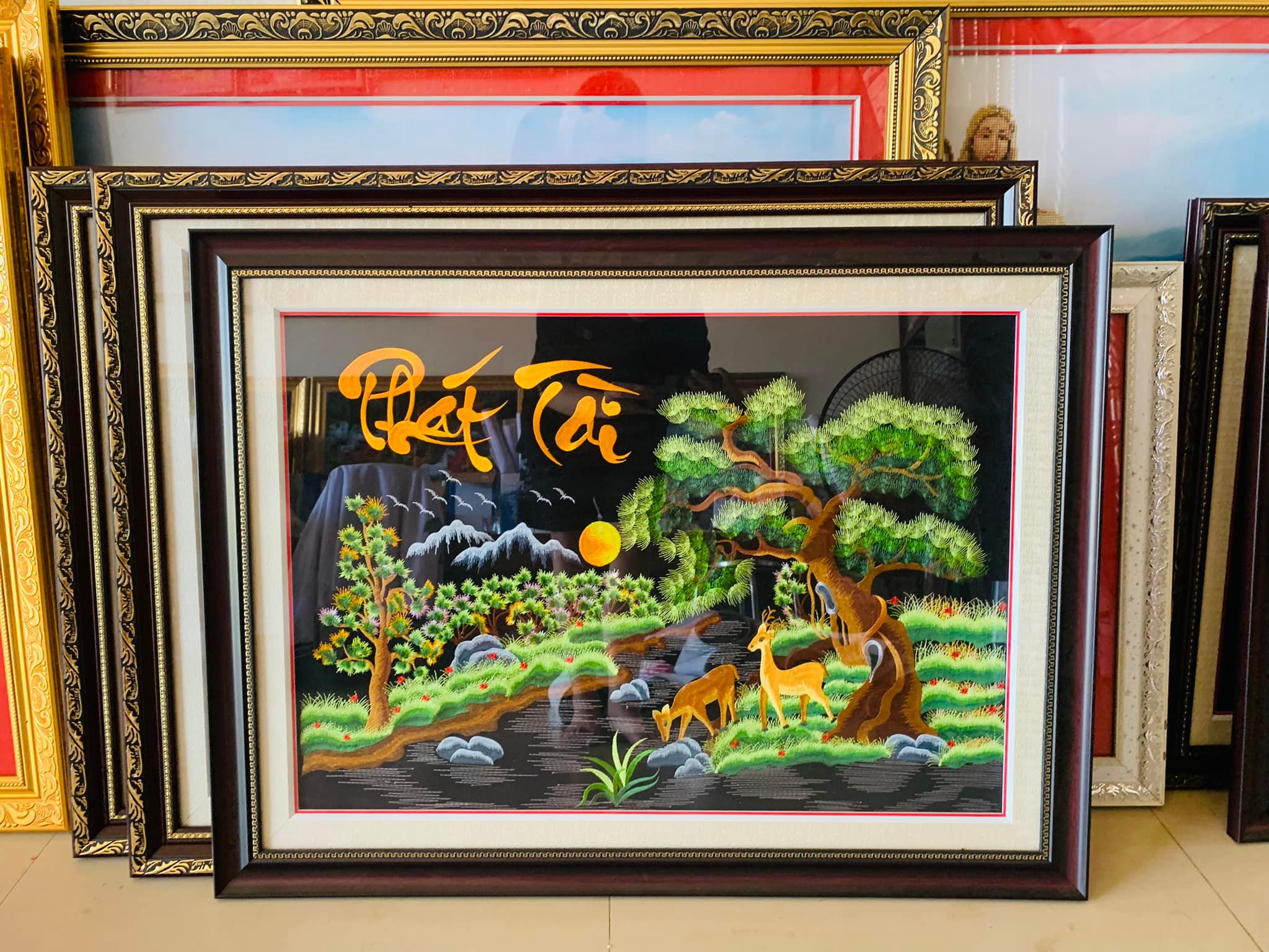 (ĐÃ THÊU) Tranh thêu truyền thống chỉ lụa PHÁT TÀI 86x60cm có khung