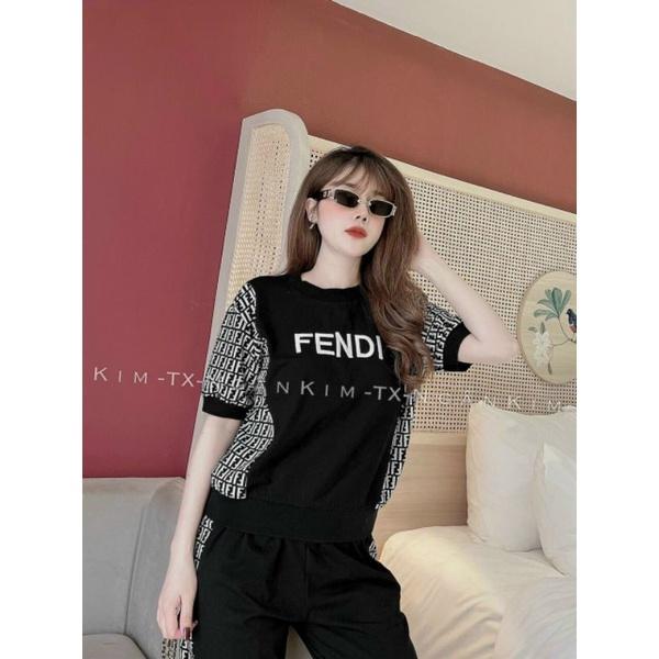 Bộ đồ thể thao nữ quần bo gấu áo phối họa tiết thêu logo sang trọng trẻ trung